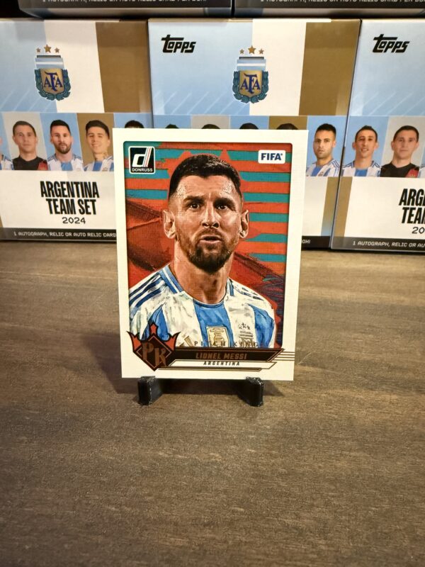 Leo Messi - Donruss 2025 (Pitch Kings)
