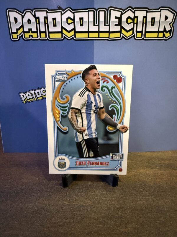 Enzo Fernandez - Topps Fileteado (NATIONAL DEBUT)