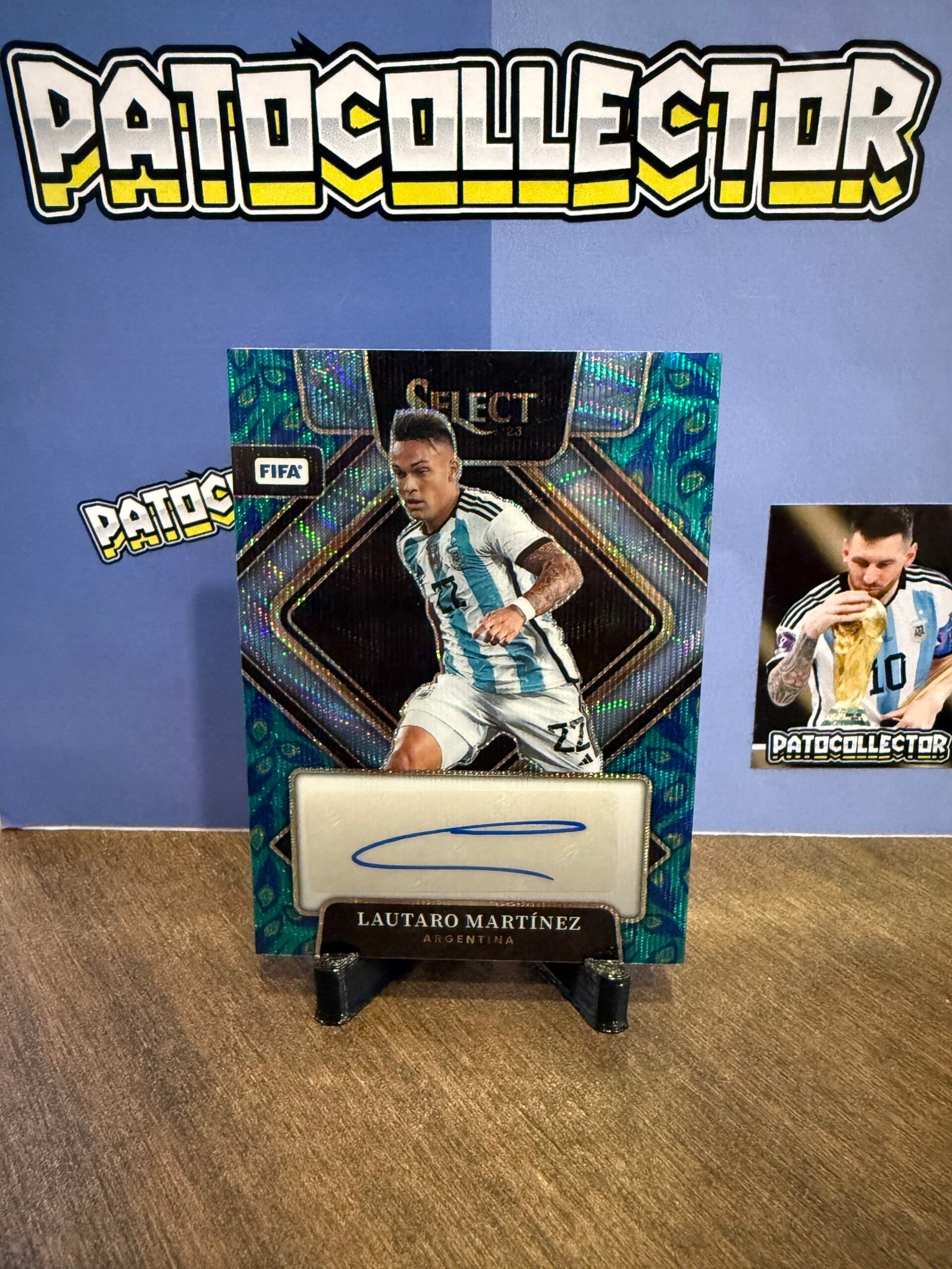 IMG_7365 Lautaro Martinez - 2023 Panini Select FIFA Signatures Peacock Prizm - Imagen 1